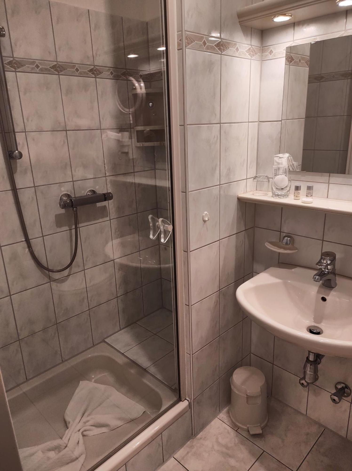 Hotel Weinhof Gross Mackenstedt 施图尔 客房 照片